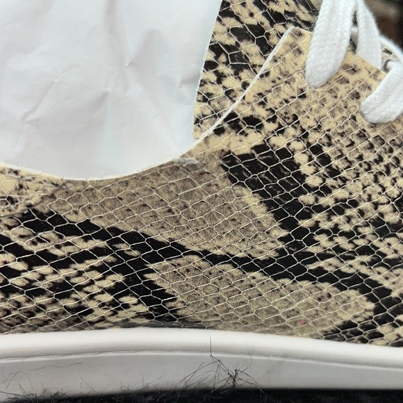 Schutz Leather Sneakers - Picture 6 of 9